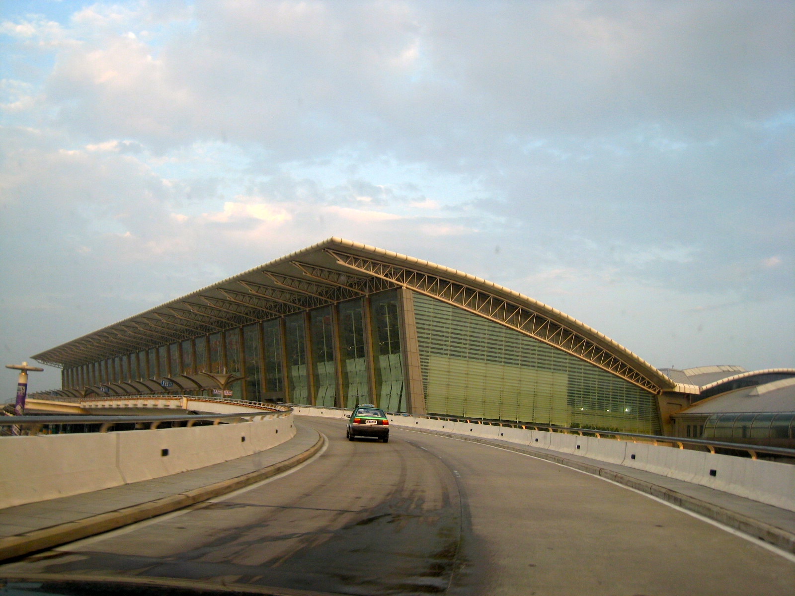 XIY Airport is located 25 km from Xi'an city centre.